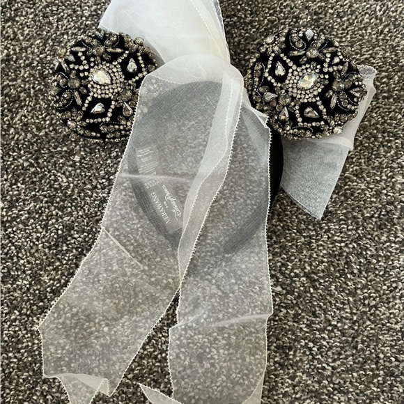 Vera Wang Disney Designer Collection - Picture 2 of 5